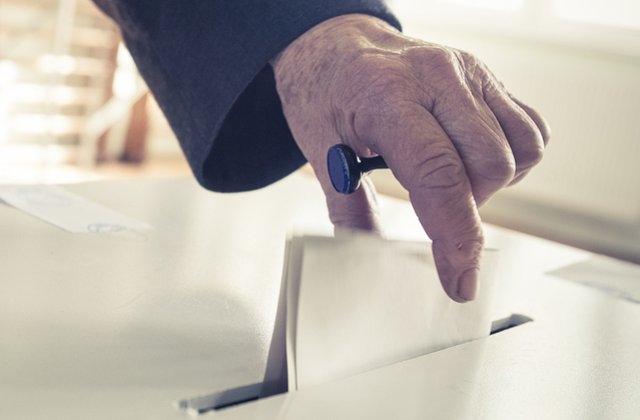 Ce prezenta a fost la referendumul pentru revizuirea Constitutiei din anul 2003