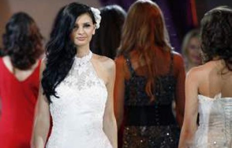 Proaspat modelata cu bisturiul, Ramona Gabor critica femeile artificiale