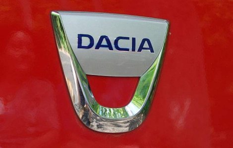 Dacia Lodgy isi arata fata