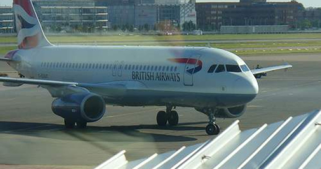 Londra: Zeci de zboruri anulate din cauza cetii