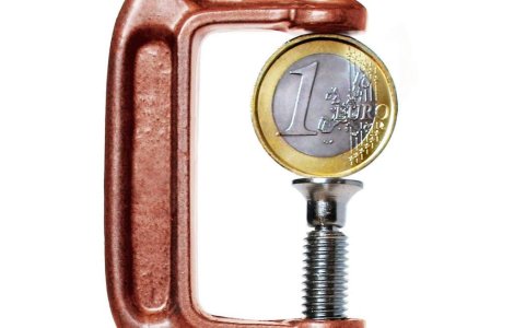 Euro sare de 4,36 lei