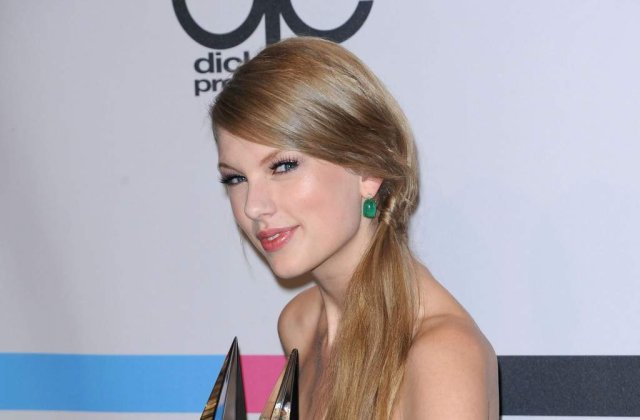 Castigatorii premiilor AMA 2011