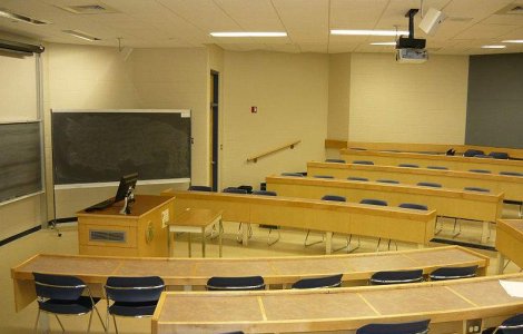 Studentii de la UNSR protesteaza alaturi de profesori