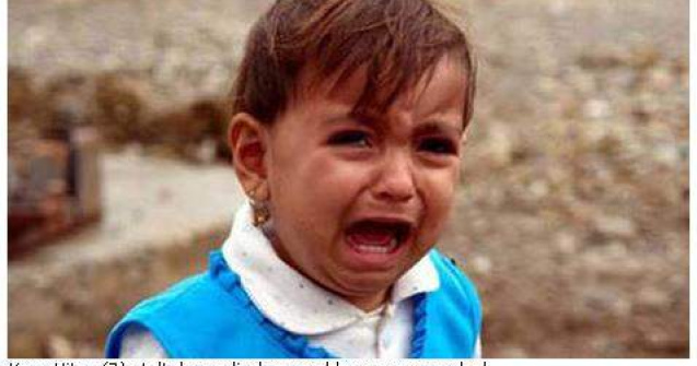 Fenomen fara explicatie: O fetita plange cu "lacrimi" din piatra