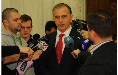 Geoana va contesta excluderea din PSD