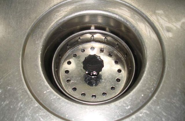 Salarii sub 400 de lei pot scuti bucurestenii de la plata apei si canalizarii