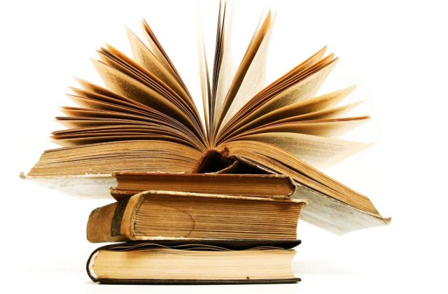 Occupy Wall Street: Mii de carti, distruse de politisti