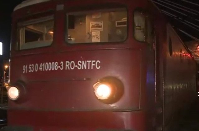 Un tanar s-a urcat pe un vagon de tren pentru un a-si face un selfie si a murit electrocutat