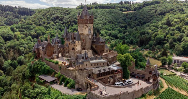  Top  13 castele medievale pe care inca le poti vizita