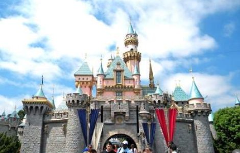  Video  90 de sculpturi de gheata pentru 20 de ani de Disneyland