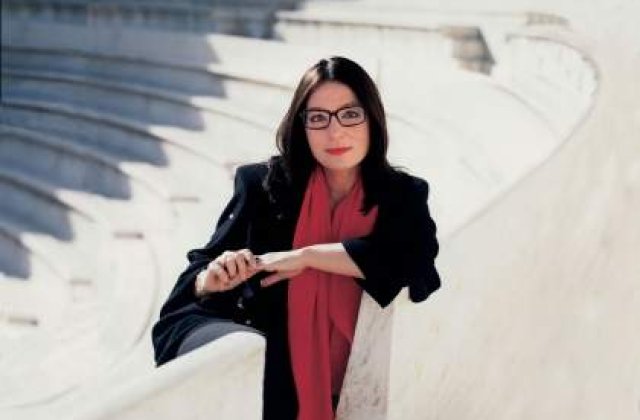 CONCURS 9AM: Castiga o invitatie dubla la concertul cantaretei Nana Mouskouri!