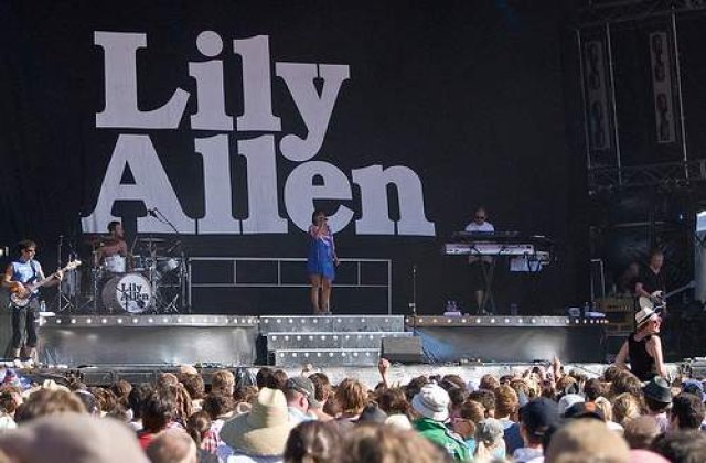Lily Allen a nascut o fetita
