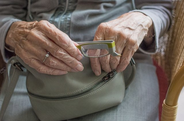 Studiu: 65% dintre romani nu au fost niciodata la medicul reumatolog