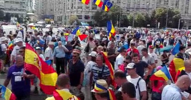 Decizie ICCJ: Orice adunare publica in piete sau in apropierea institutiilor trebuie declarata