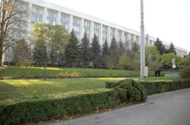 Comunistii moldoveni au inscris pe liste patru candidati care detin si cetatenia Romaniei