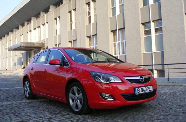 Drive test: Opel Astra 1.4 Turbo - Performante cu consum mic