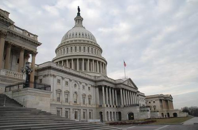 Fitch zguduie "increderea" Statelor Unite