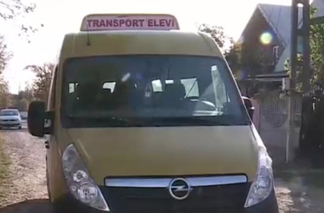 O fetita a murit calcata de microbuzul scolar