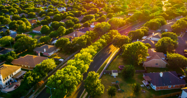 3 beneficii mai putin cunoscute ale vietii in suburbii. De ce sa locuiesti in afara orasului