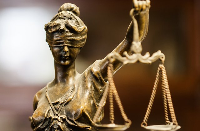 Procurorul general ii cere Avocatului Poporului sa sesizeze CCR pe un articol din OUG privind legile Justitiei