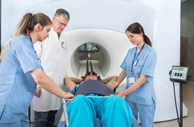 Radioterapia ghidata prin rezonanta magnetica, terapia revolutionara pentru pacientii cu cancer