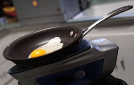  Top  Nu se foloseste doar pentru tesaturi. 8 moduri atipice in care poti utiliza fierul de calcat