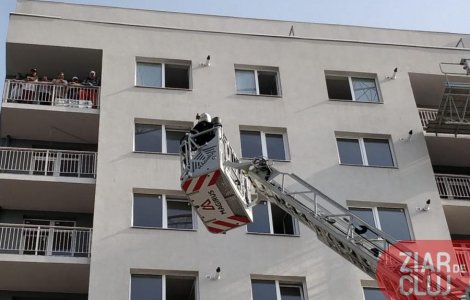 Incendiu intr-un bloc de 10 etaje din Cluj. ISU a activat Planul rosu de interventie