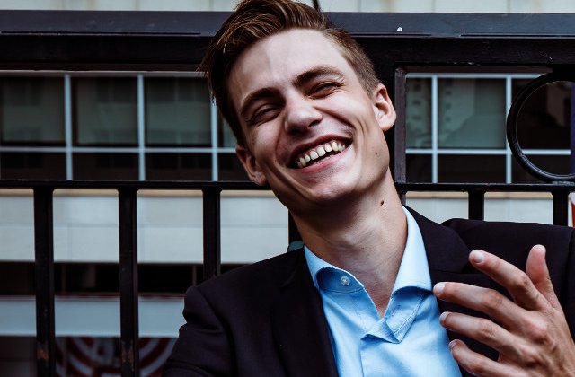 13 cele mai inspirate bancuri politice din trecut si prezent care ne vor amuza si in viitor