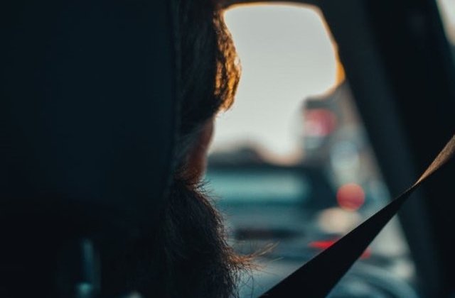 Tanara de 19 ani, prinsa conducand sub influenta drogurilor in Capitala