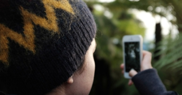 O ancheta a fost deschisa in Franta dupa moartea unui adolescent care lua parte la "Momo Challenge", un joc macabru