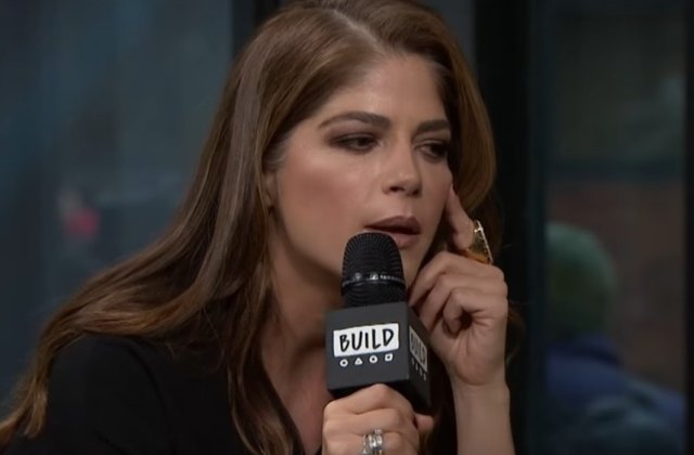 Selma Blair a dezvaluit ca sufera de scleroza multipla