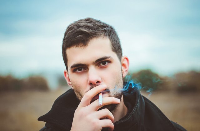 Studiu: Copiii conceputi de barbati fumatori au un risc mai mare de a dezvolta tulburari cognitive