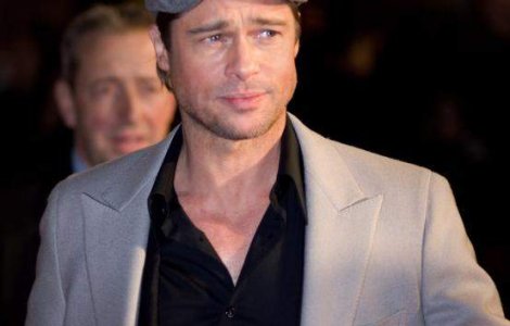 Brad Pitt isi consiliaza fanii
