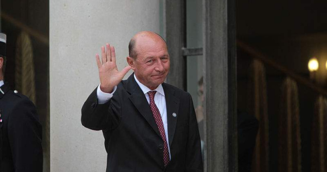Basescu ii obliga pe bugetari sa astepte pana in 2016