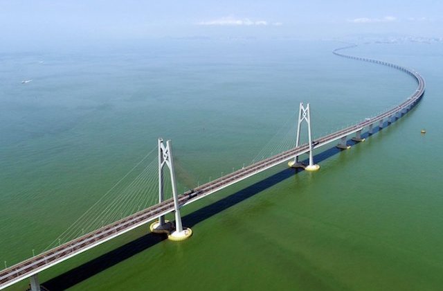 China a inaugurat cel mai mare pod maritim din lume, intre Hong Kong si continent / VIDEO