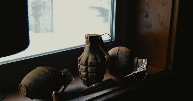 Un elev a adus la scoala o grenada pe care tatal sau o tinea ca bibelou in casa