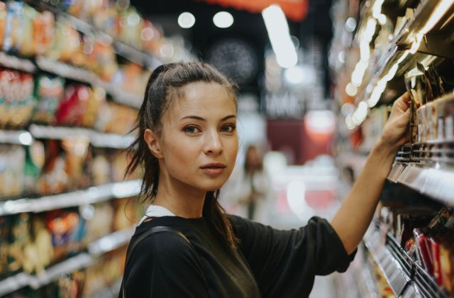 Studiu: Un sfert dintre aditivii alimentari, "riscanti" pentru sanatate