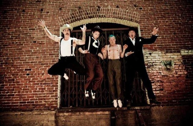 Este oficial: Red Hot Chili Peppers canta in Romania