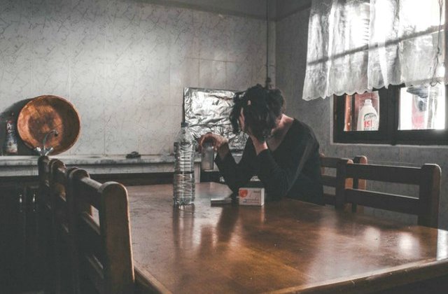 10 obiceiuri nesanatoase care te pot face sa racesti mai usor