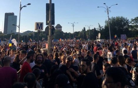 Sapte protestatari de la mitingul din 10 august au fost arestati preventiv pentru agresarea jandarmilor