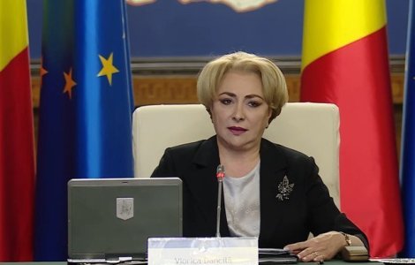 Viorica Dancila, la slujba de Sf. Dumitru de la Patriarhie: Ma rog pentru binele poporului roman
