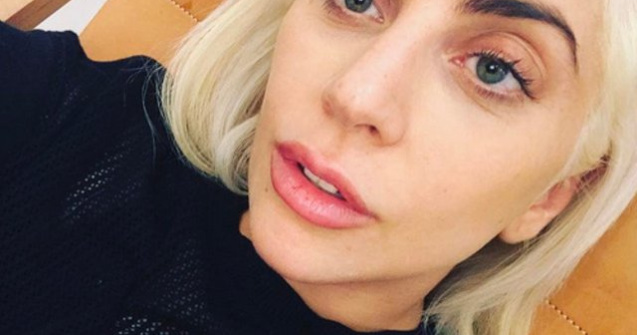 Lady Gaga si Bradley Cooper au repurtat o dubla victorie in topul muzical britanic