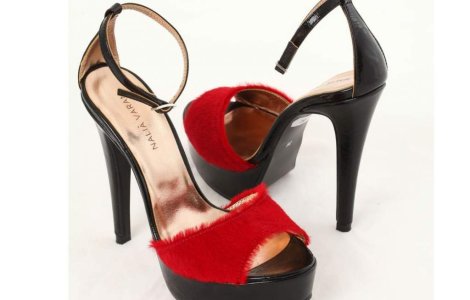 Nalia Varam: Sandalele din blana, must have-ul sezonului rece