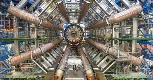 Cercetatorii sunt tot mai aproape de "particula lui Dumnezeu"