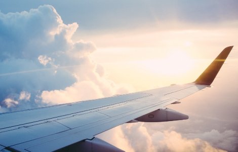 Un avion s-a prabusit in mare la cateva minute dupa decolare. 189 de oameni au murit