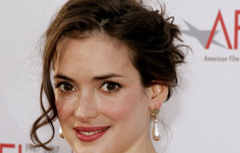  Top  Winona Ryder: 10 lectii de curaj de la actrita careia i s-a spus ca nu este suficient de frumoasa pentru Hollywood
