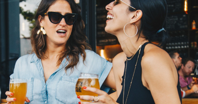 Studiu: Berea consumata cu moderatie poate influenta exprimarea faciala a emotiilor