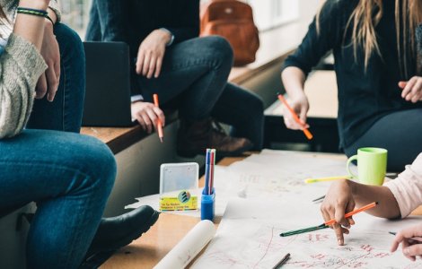 Studentii cer cresterea subventiei pentru masa si cazare in tabere