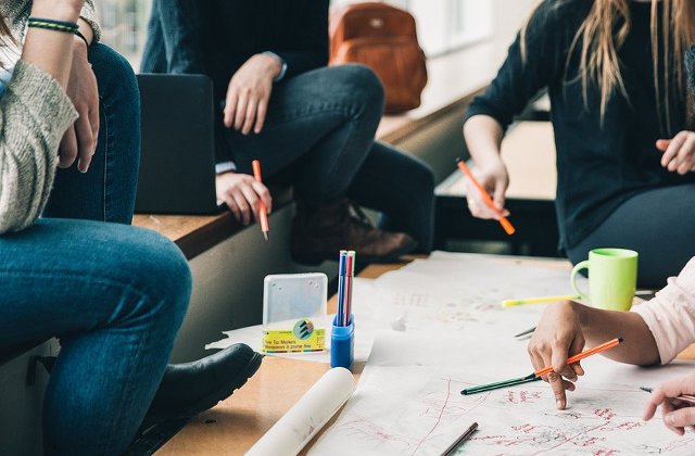Studentii cer cresterea subventiei pentru masa si cazare in tabere