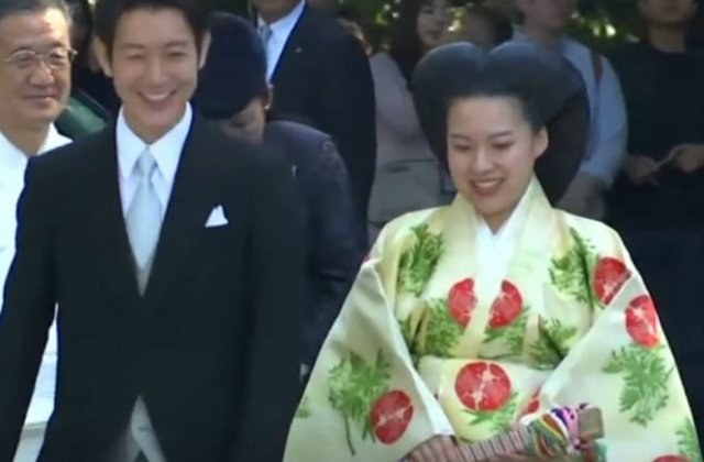 Printesa Japoniei a renuntat la tiltul nobiliar pentru a se casatori cu un om de rand
